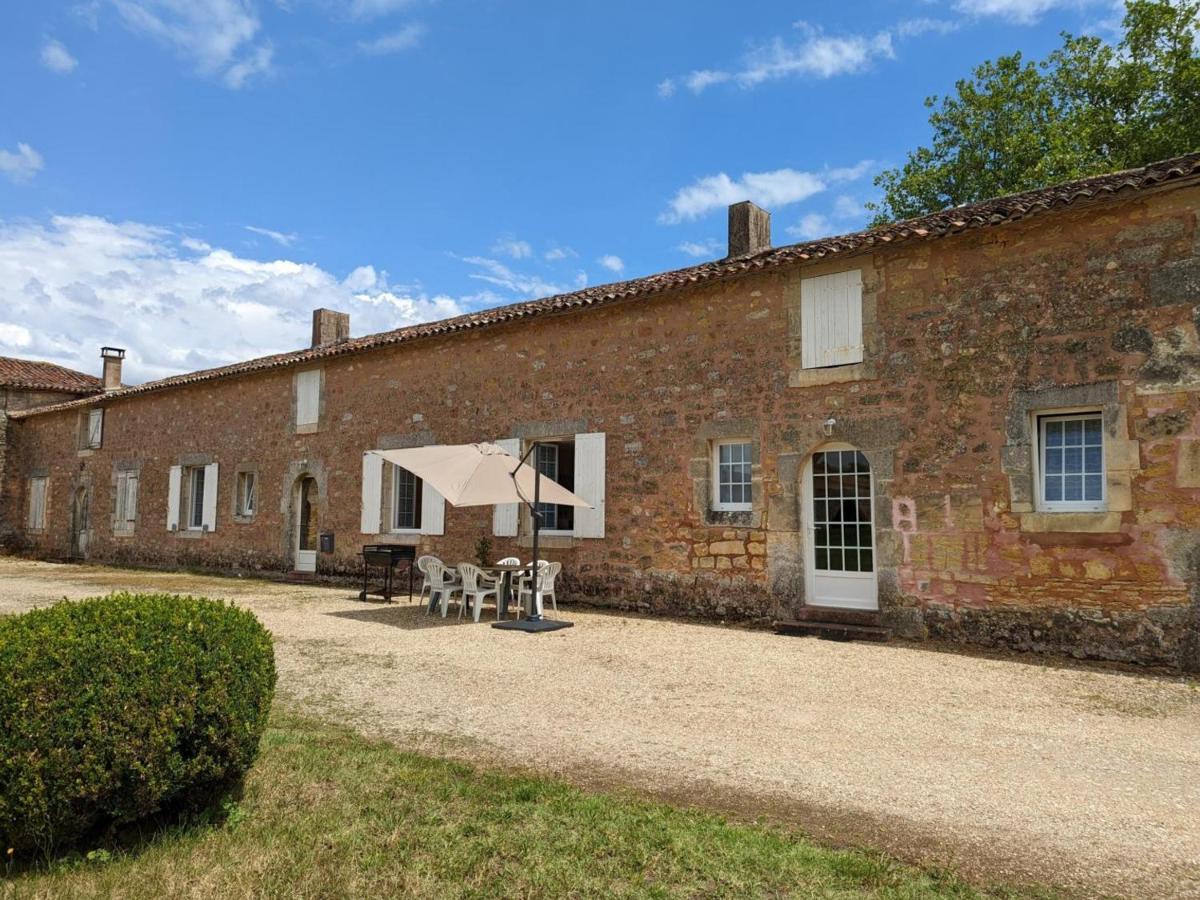 Gîte Cherves-Richemont, 4 pièces, 6 personnes - FR-1-653-167 Esterno foto