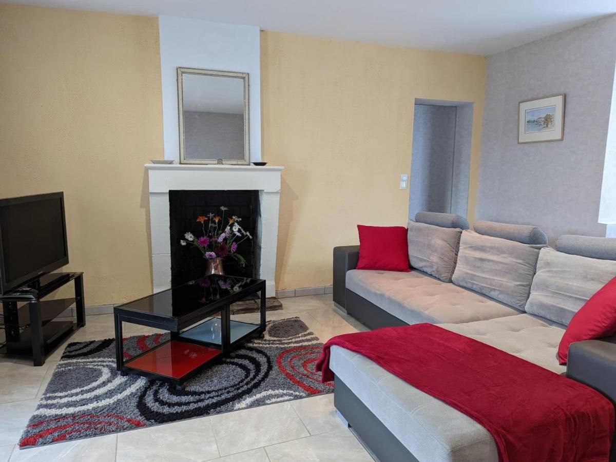 Gîte Cherves-Richemont, 4 pièces, 6 personnes - FR-1-653-167 Esterno foto