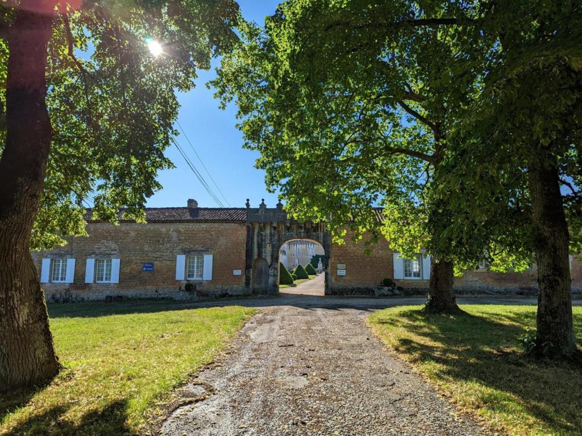 Gîte Cherves-Richemont, 4 pièces, 6 personnes - FR-1-653-167 Esterno foto