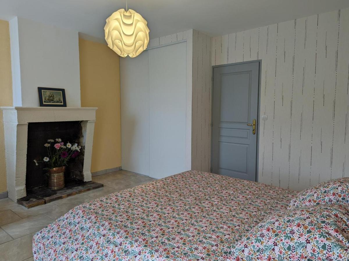 Gîte Cherves-Richemont, 4 pièces, 6 personnes - FR-1-653-167 Esterno foto