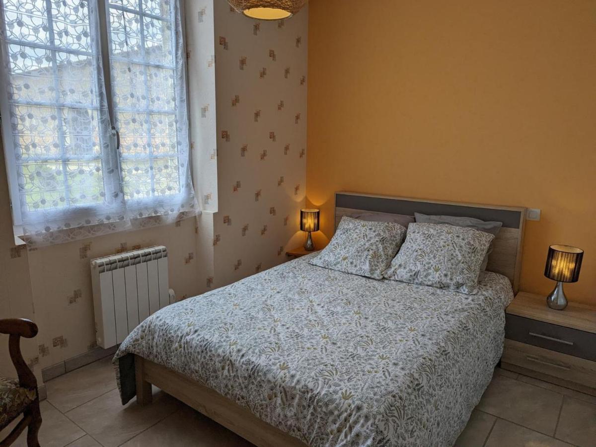 Gîte Cherves-Richemont, 4 pièces, 6 personnes - FR-1-653-167 Esterno foto